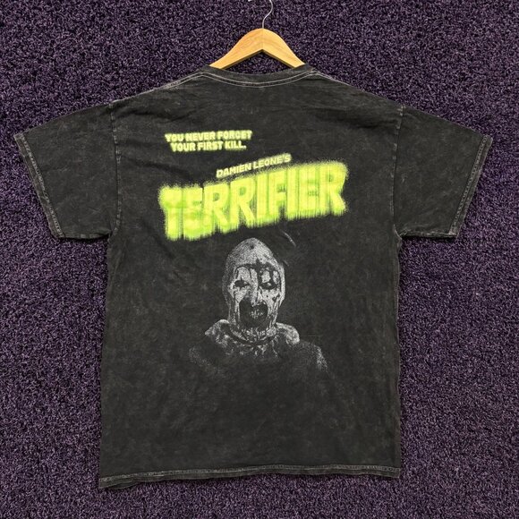 Bloody Disgusting X Terrifier Glow in the Dark Horror Tshirt size XL - Picture 1 of 4
